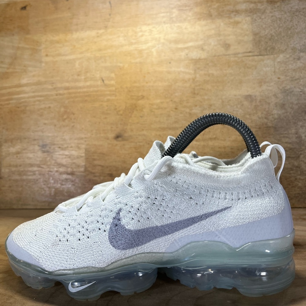 Nike Air VaporMax 2023 Flyknit Womens Sz 7 Running Shoes Sneakers Pure Platinum - Picture 4 of 11